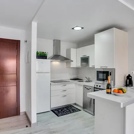 Lovely Mocan, Pool, Fast Wi-fi, Padel Court Appartamento